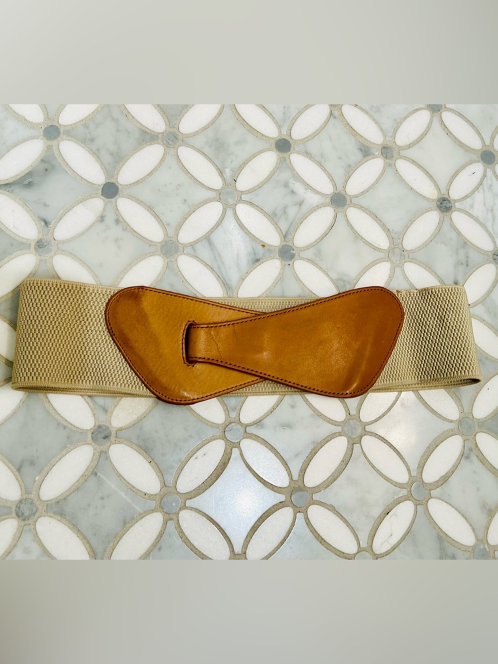 Anthropologie Beige Elastic Belt Wide With Interlocking Cognac Leather Size M - Picture 3 of 7
